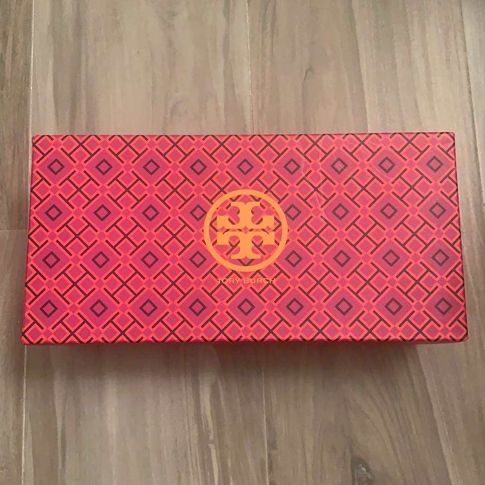 Tory Burch box